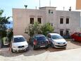 Parking lot Stanići, Omiš, Parking lot 10350 - Apartments near sea with pebble beach.