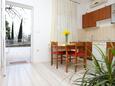 Столовая Omiš, Столовая в размещении типа studio-apartment, WiFi.