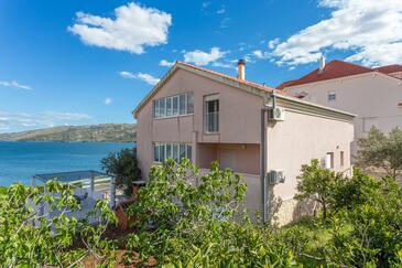 Poljica, Trogir, Property 10353 - Apartments by the sea.