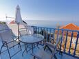 Balkon 1 Podstrana, Balkon 1 v ubytování typu apartment, s výhledem na moře a WiFi.