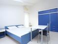 Ložnice 2 Podstrana, Ložnice 2 v ubytování typu apartment, s klimatizací a WiFi.