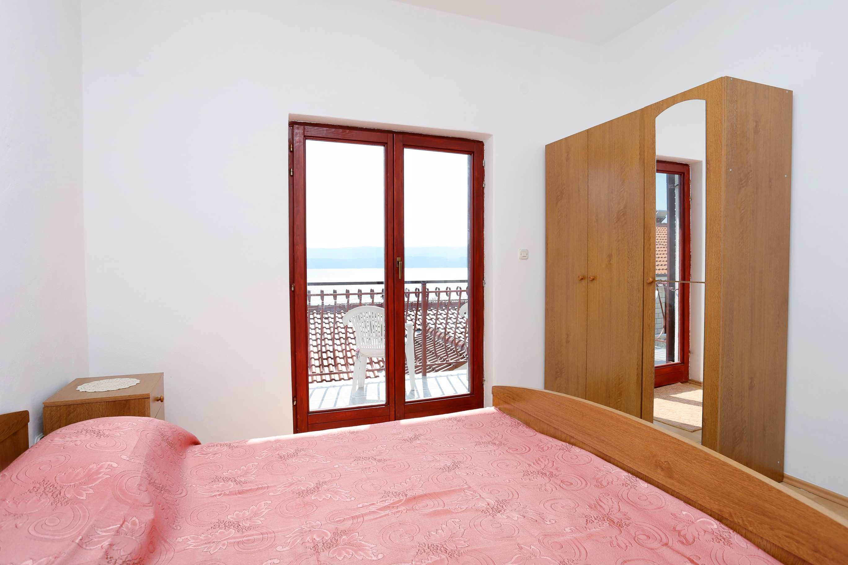 Three bedroom apartment with balcony and sea view Lokva Rogoznica, Omiš (A-10358-a) Three bedroom apartment with balcony and sea view Lokva Rogoznica, Omiš (A-10358-a)