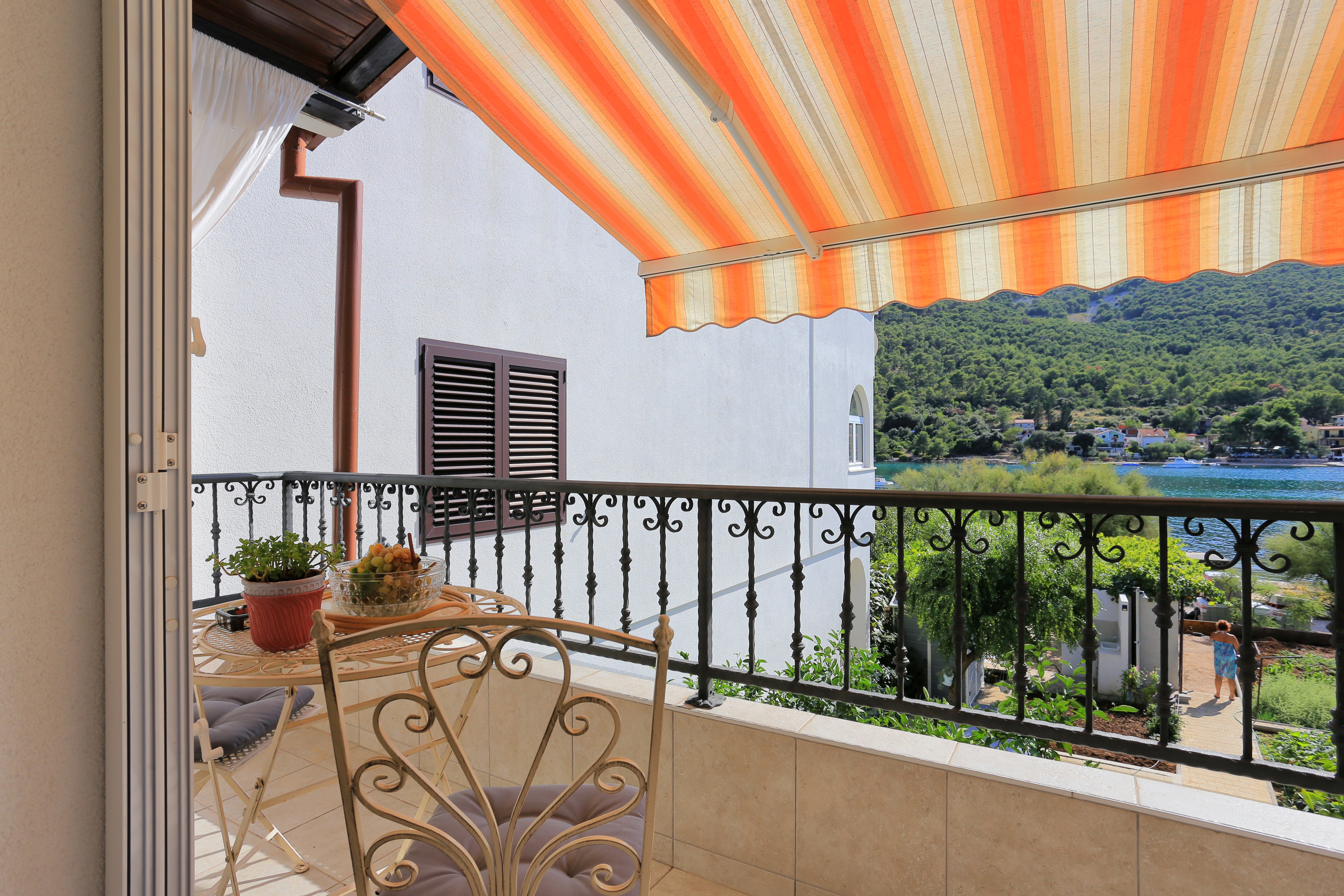 Two bedroom apartment near beach Grebaštica, Šibenik  A-a