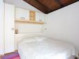Ložnice 1 Grebaštica, Ložnice 1 v ubytování typu apartment, domácí mazlíčci povoleni a WiFi.