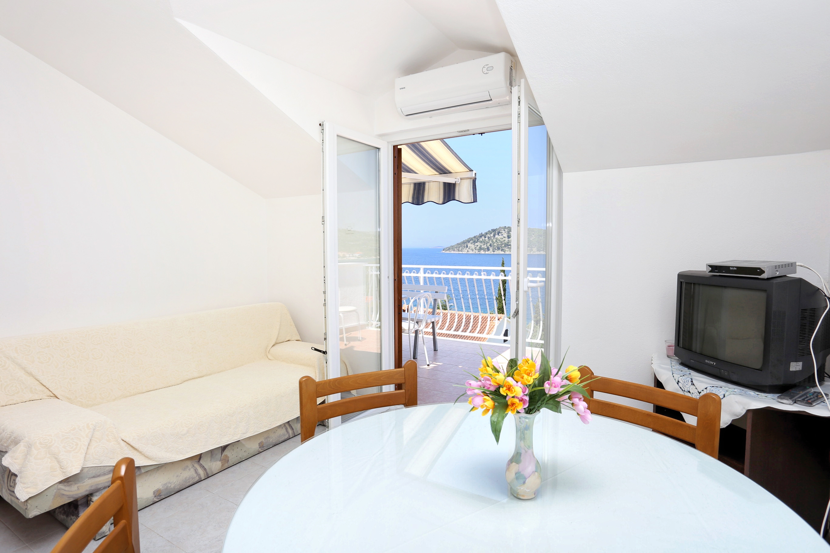 Three bedroom apartment near beach Ražanj, Rogoznica (A-10373-c)