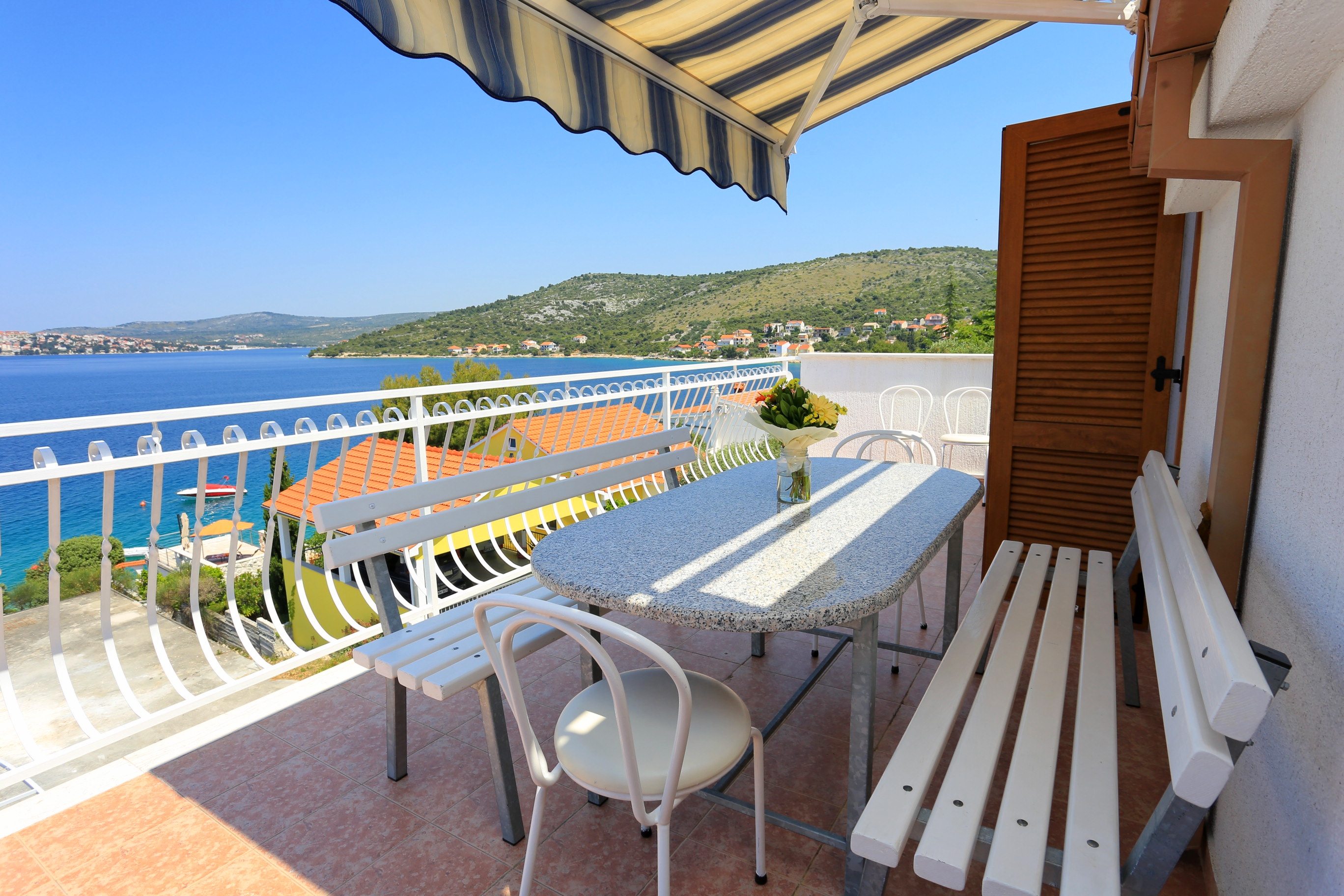 Three bedroom apartment near beach Ražanj, Rogoznica (A-10373-c)