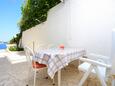 Ražanj, Terrasse dans l’hébergement en type studio-apartment, avec la vue sur la mer et WiFi.