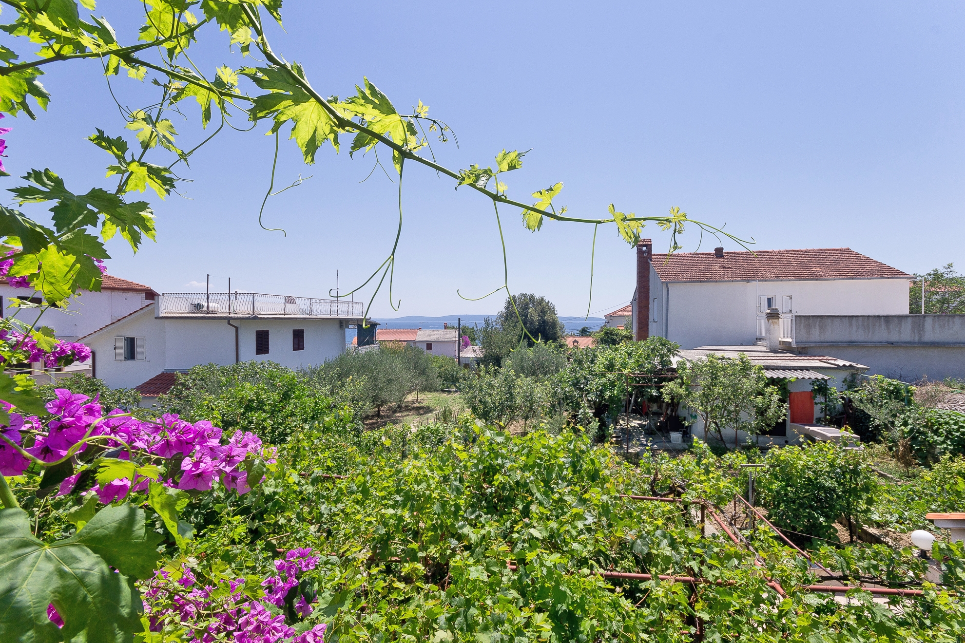 Two bedroom apartment with terrace and sea view Seget Vranjica, Trogir  A-a