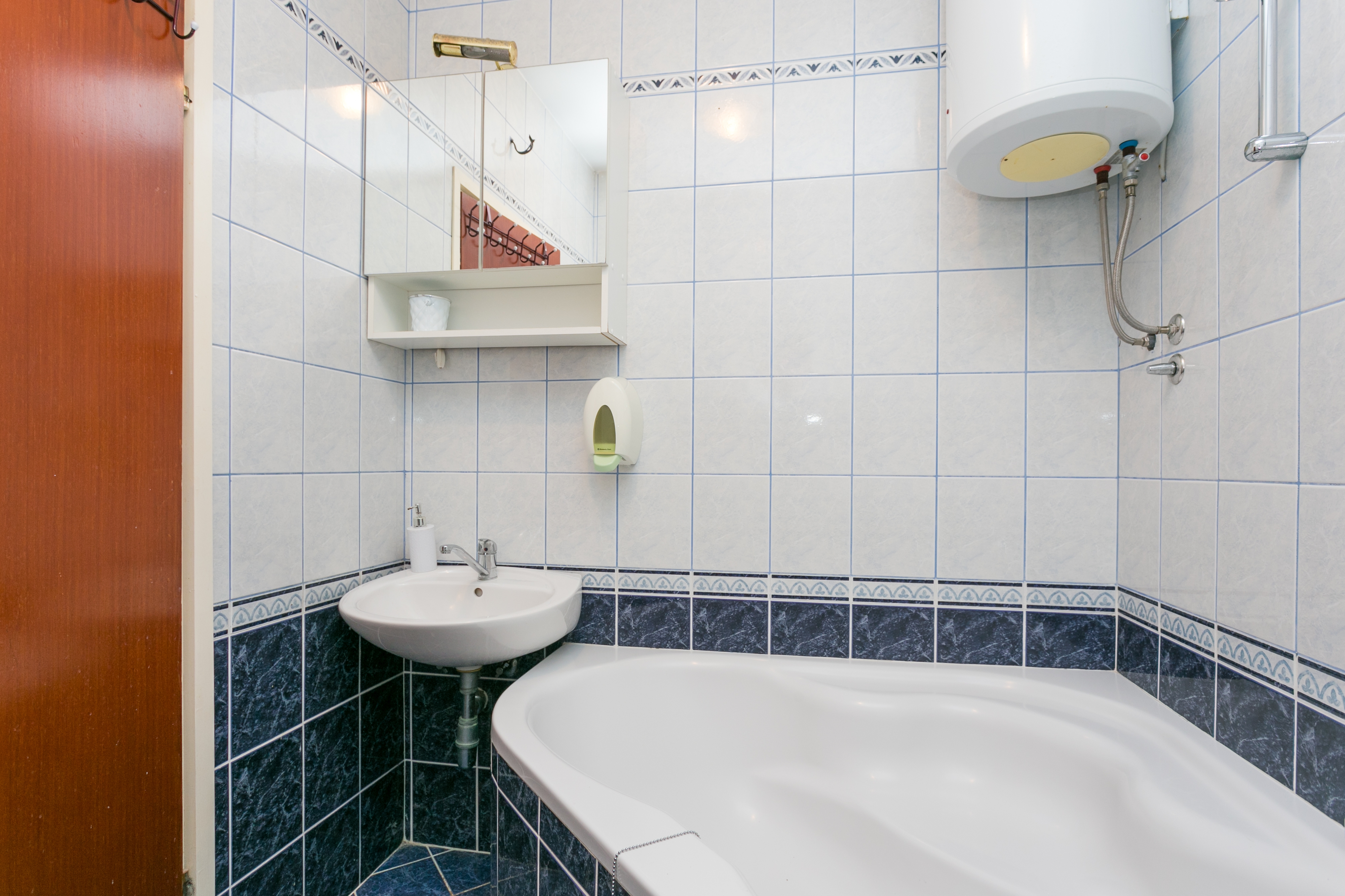 Two bedroom apartment with terrace and sea view Seget Vranjica, Trogir  A-b