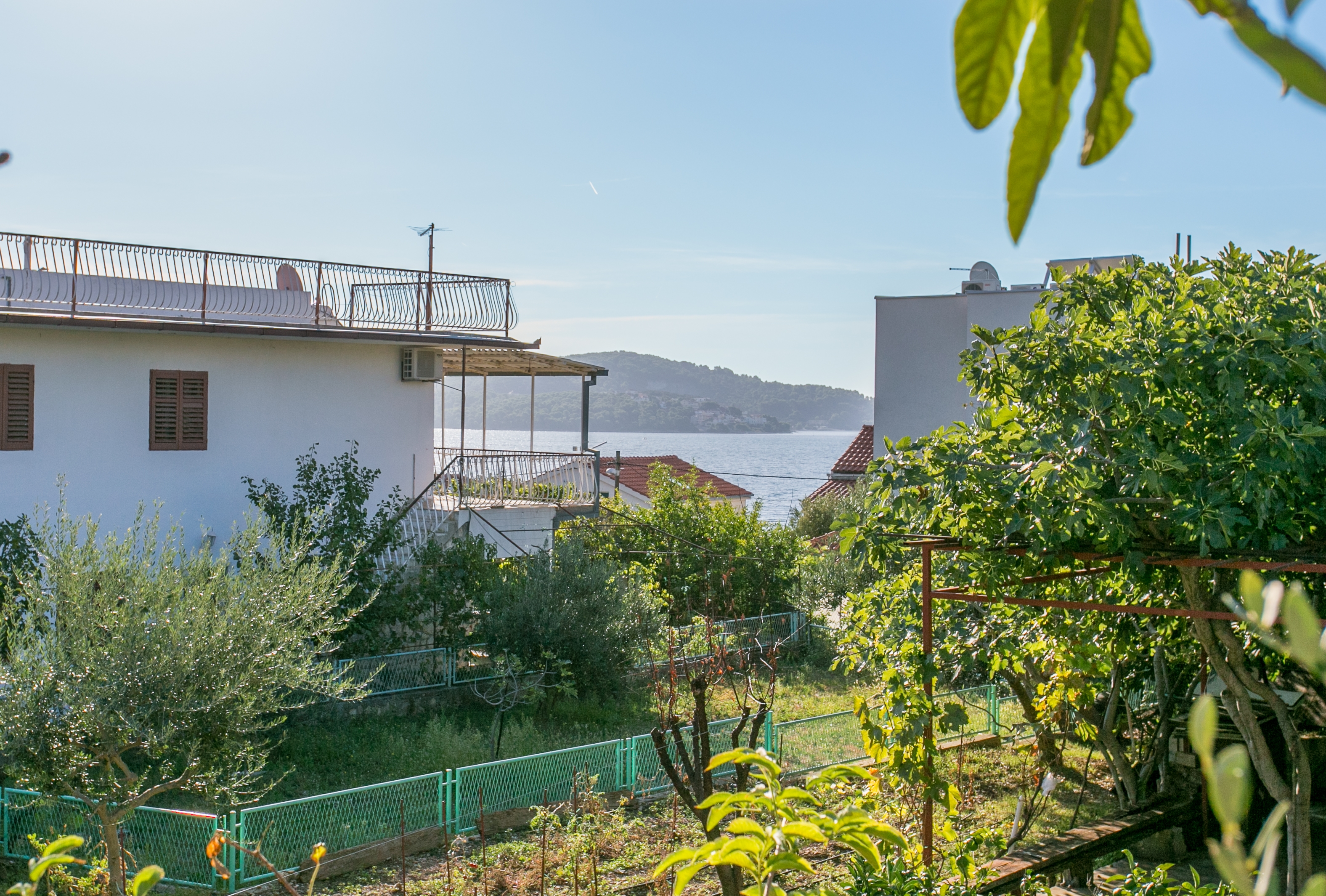 Two bedroom apartment with terrace and sea view Seget Vranjica, Trogir  A-b