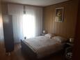 Спальня 1 Lopar, Спальня 1 в размещении типа apartment, WiFi.
