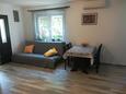 Living room Poreč, Living room in the apartment, air condition available, (pet friendly) and WiFi.