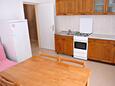 Metajna, Столовая в размещении типа apartment, доступный кондиционер, Домашние животные допускаются и WiFi.