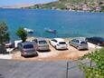 Metajna, Pag, Parkirišče 10405 - Apartmaji v bližini morja s peščeno plažo.