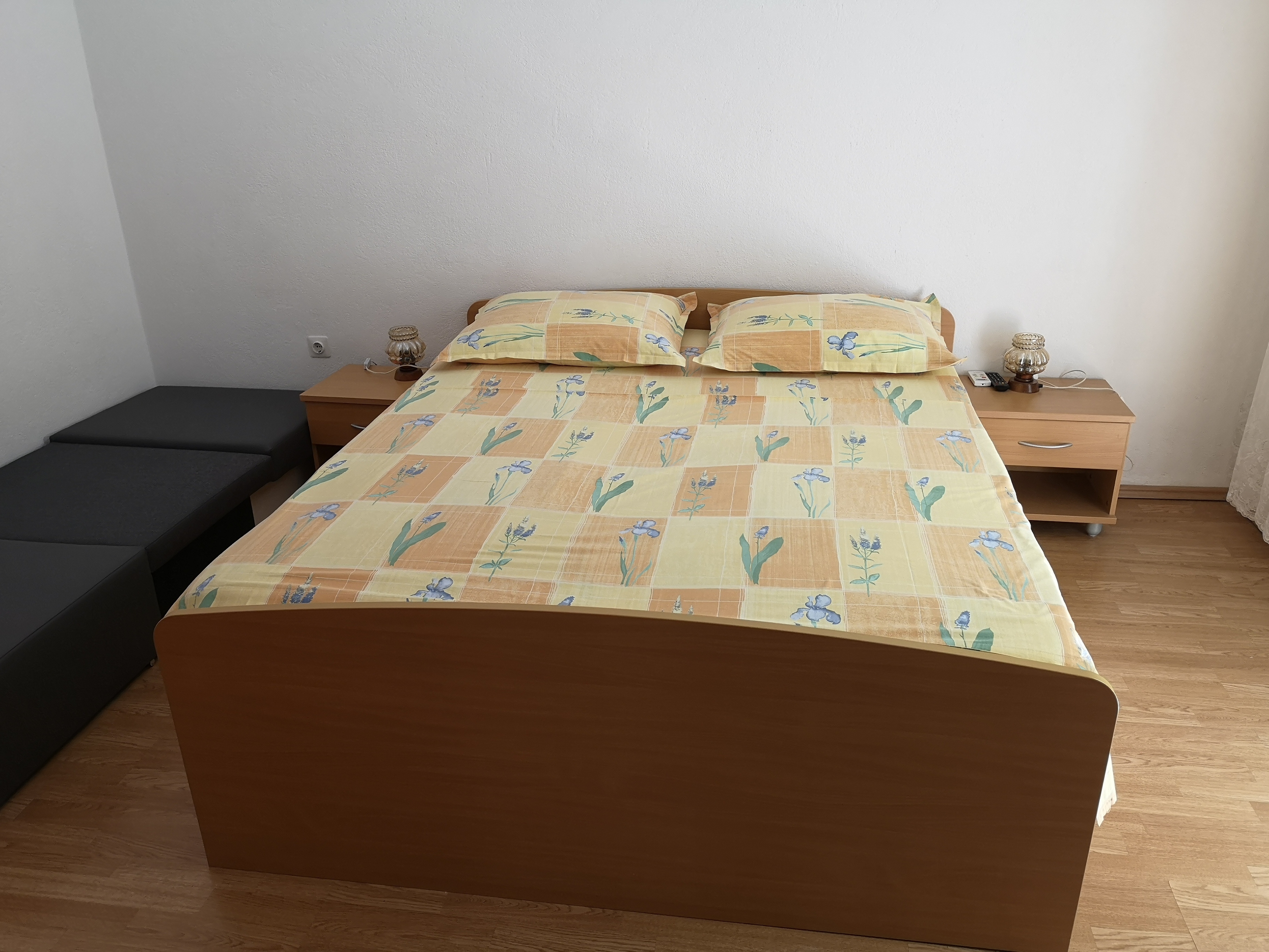 Studio flat with terrace Baška Voda, Makarska (AS-10406-d)