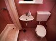 Ванная комната Baška Voda, Ванная комната в размещении типа studio-apartment, WiFi.