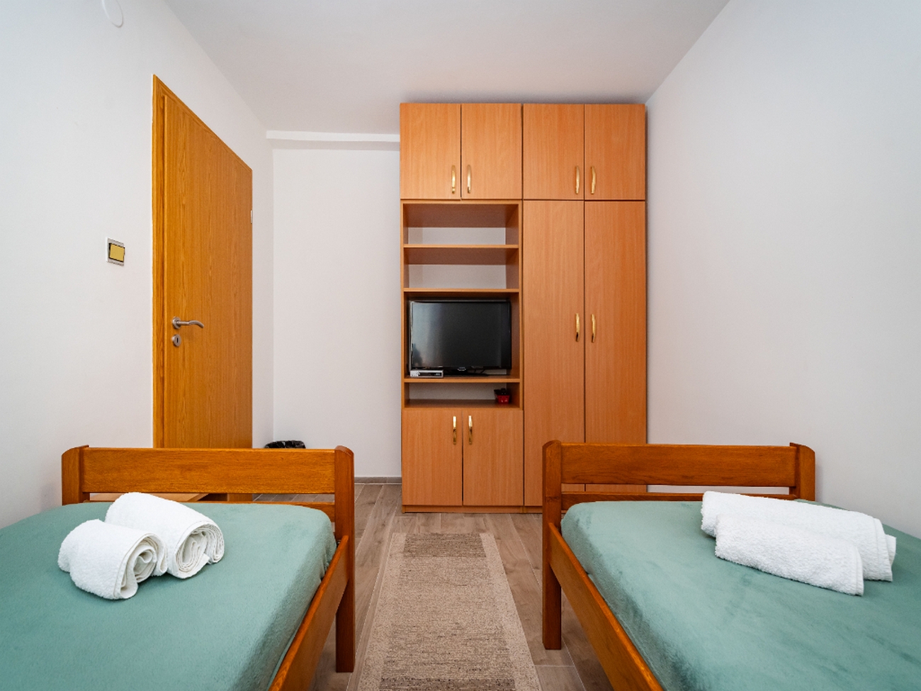 Three bedroom apartment with terrace Nin, Zadar  A-a