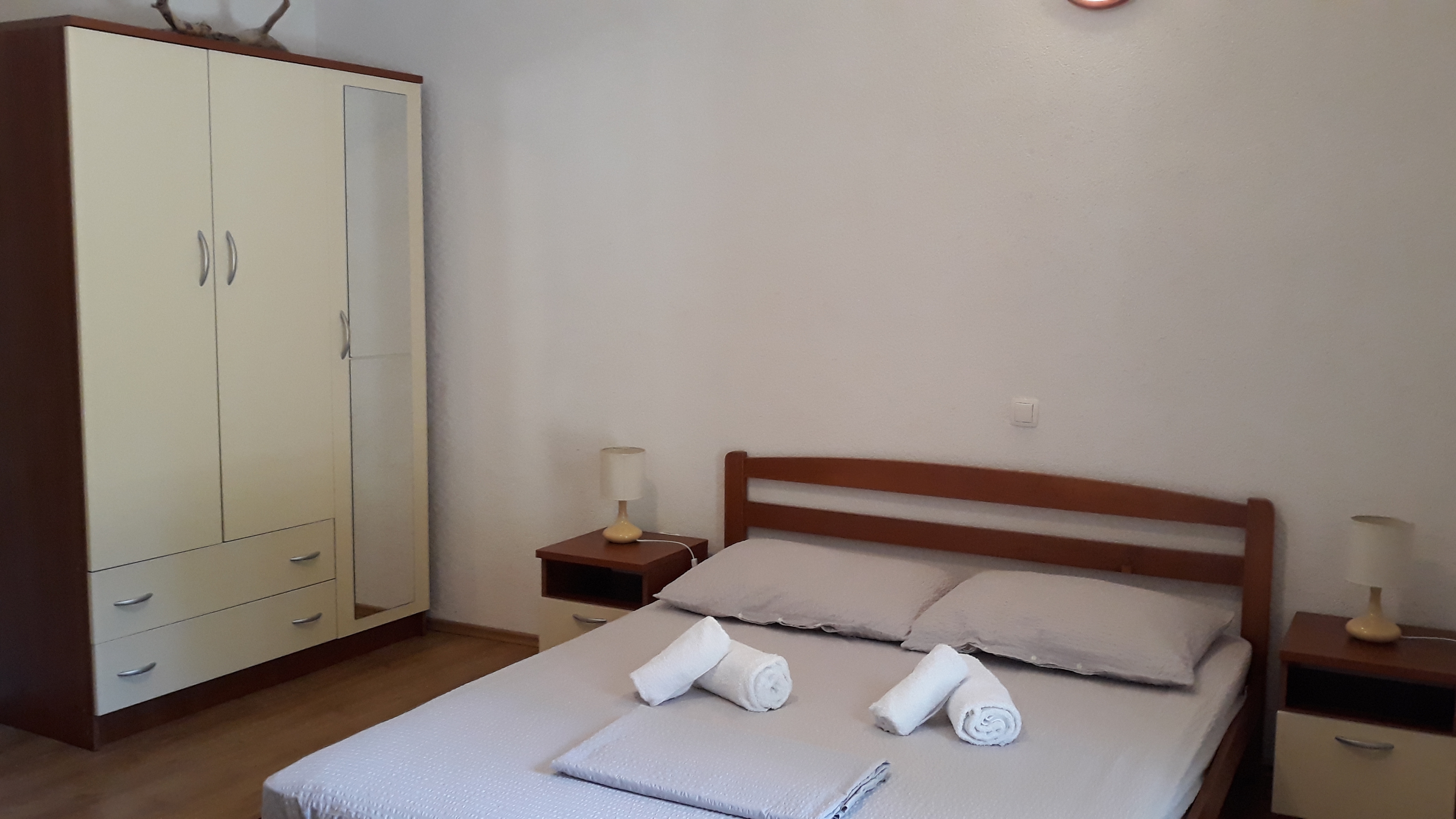 One bedroom apartment with terrace Cove Blaca, Mljet  A-b
