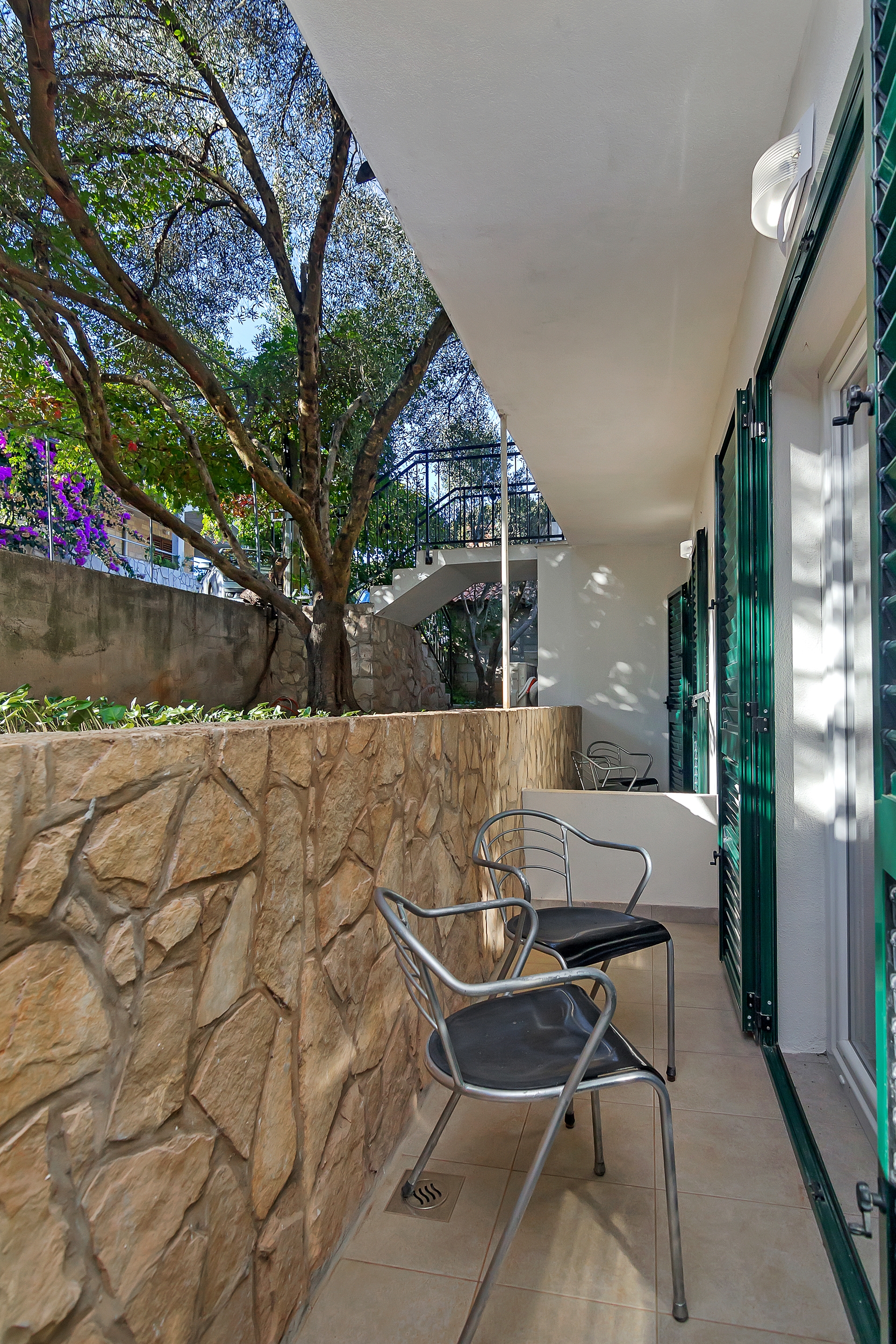 One bedroom apartment near beach Cove Pokrivenik, Hvar  A-b