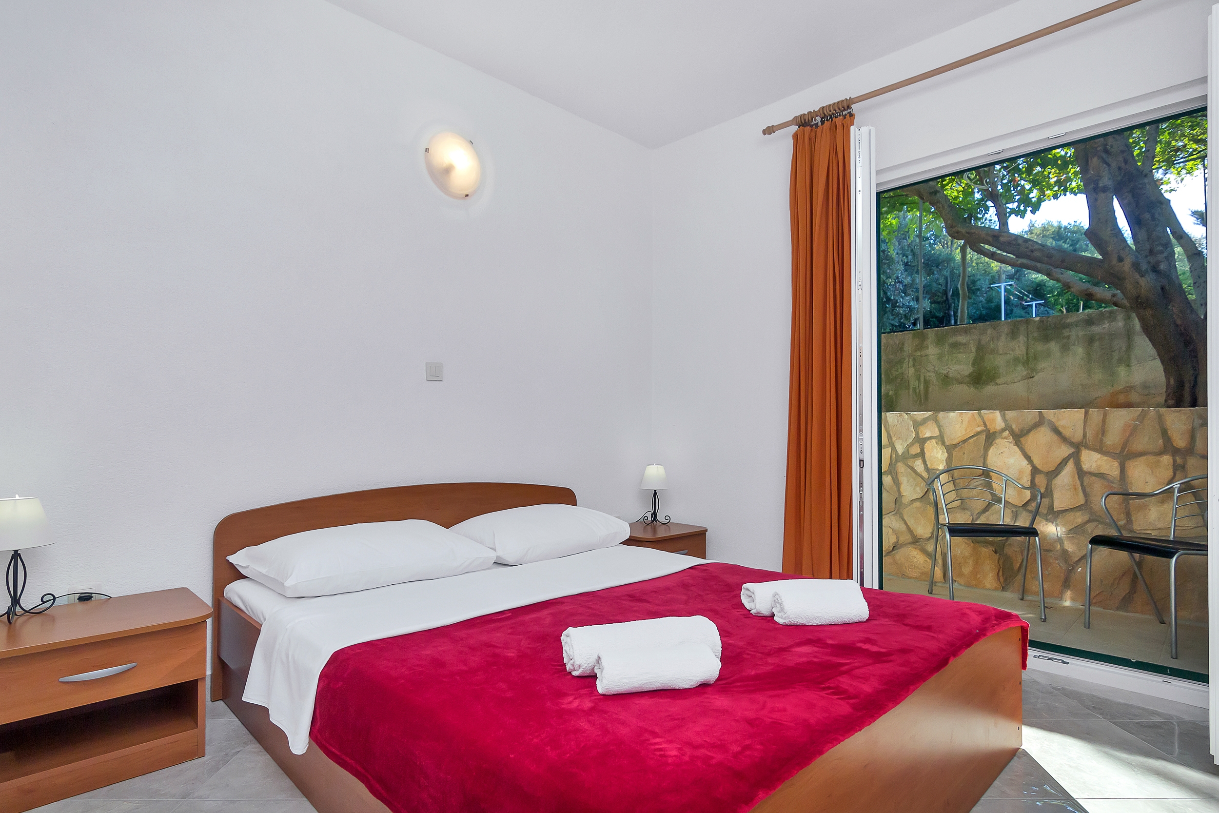 Two bedroom apartment near beach Cove Pokrivenik, Hvar  A-c