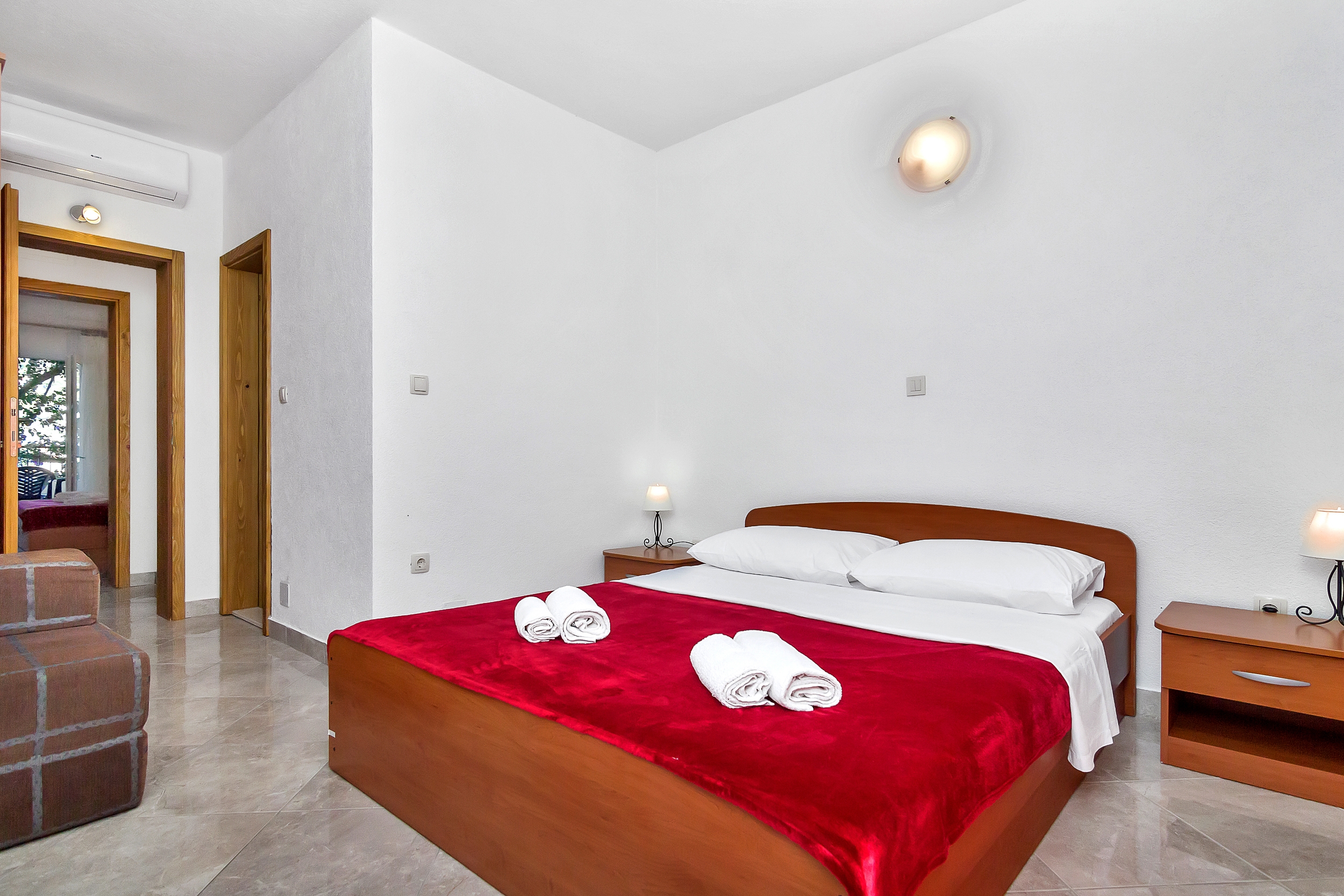 Two bedroom apartment near beach Cove Pokrivenik, Hvar  A-c