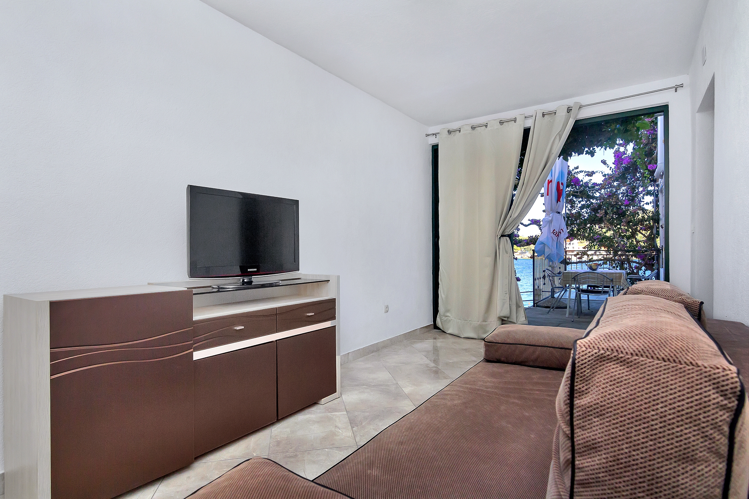 Two bedroom apartment near beach Cove Pokrivenik, Hvar (A-10419-c)