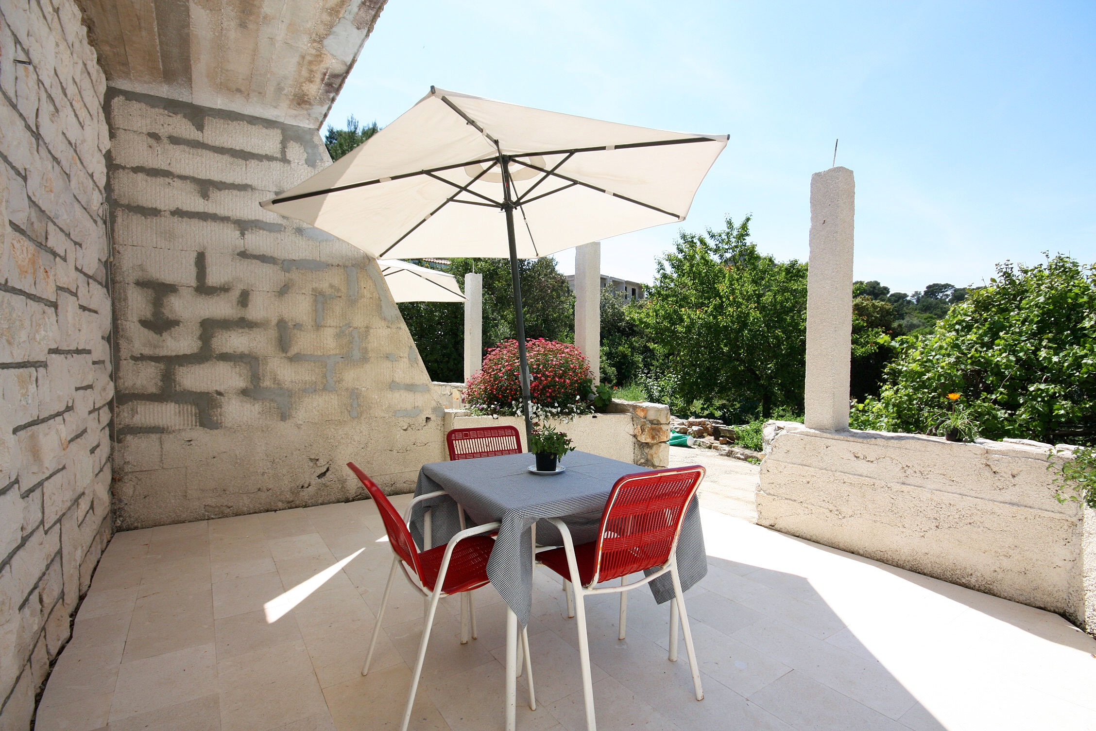 Two bedroom apartment near beach Pomena, Mljet (A-10426-a) Two bedroom apartment near beach Pomena, Mljet (A-10426-a)