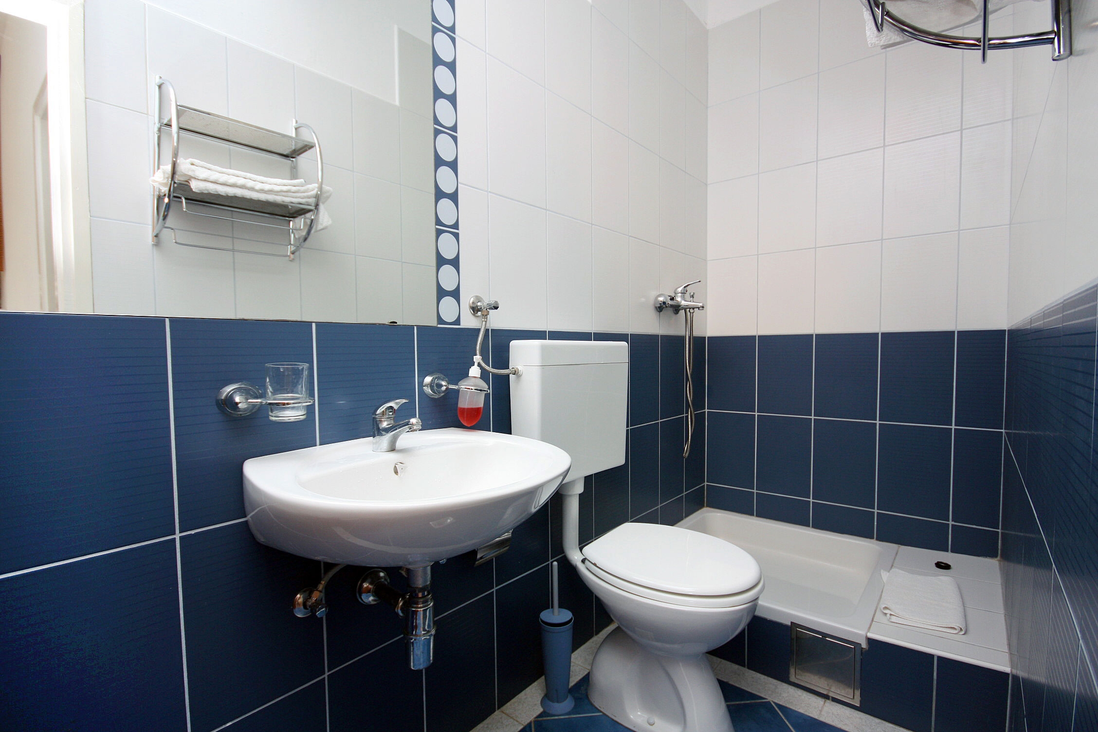 One bedroom apartment near beach Pomena, Mljet  A-b