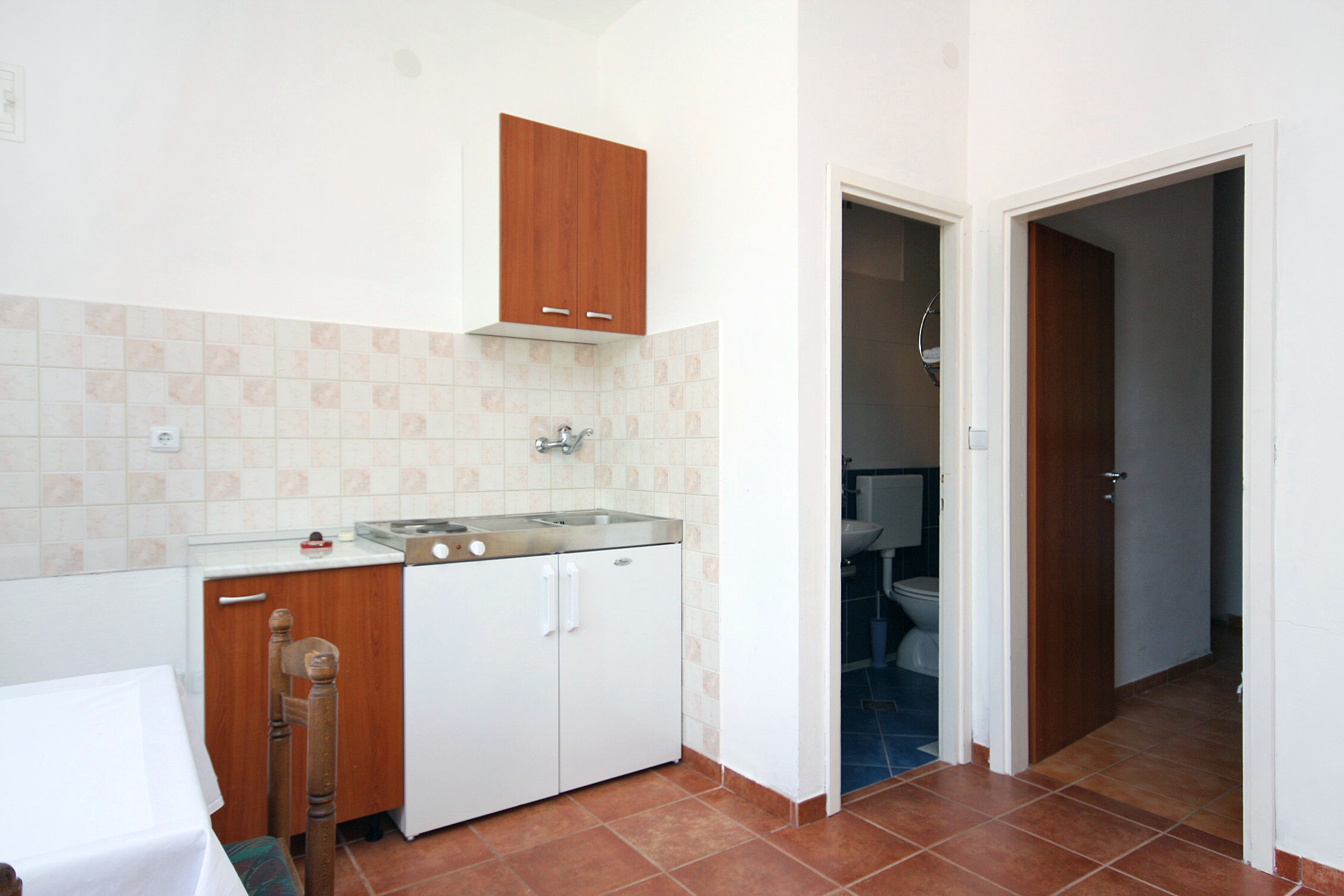 One bedroom apartment near beach Pomena, Mljet  A-b