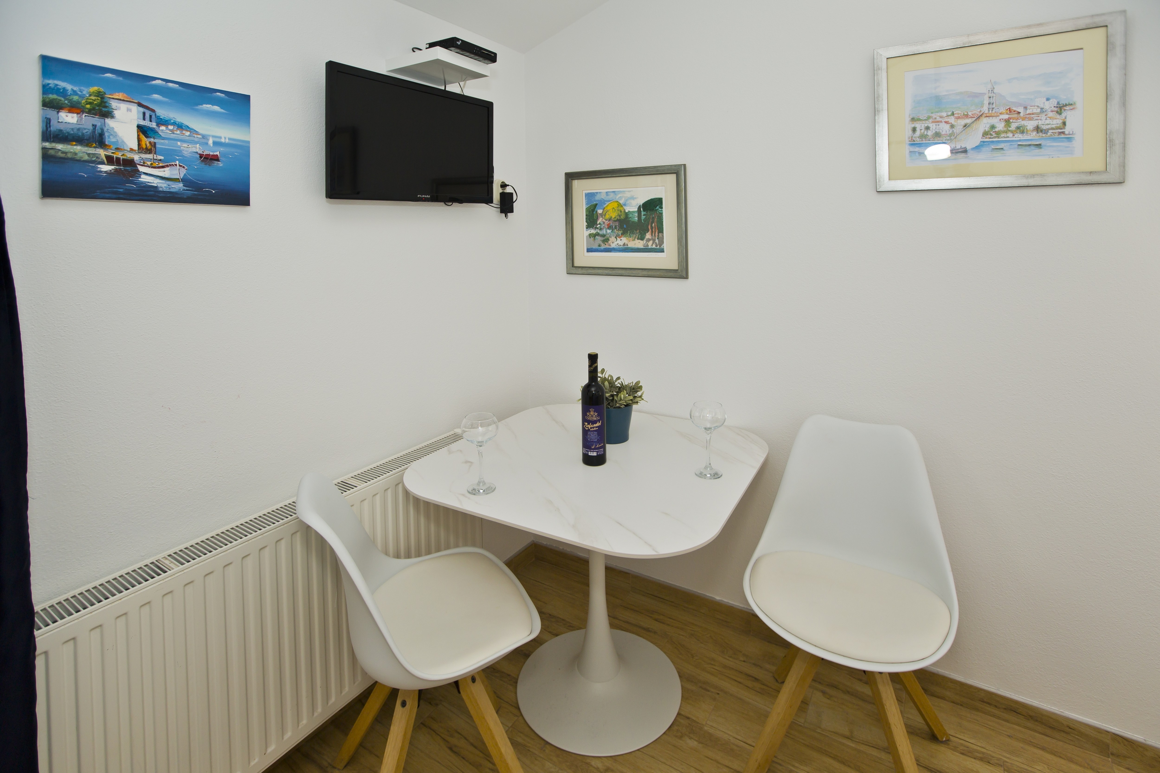 One bedroom apartment near beach Hvar (A-10430-a)