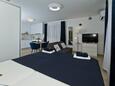 Hvar, Bedroom in the studio-apartment, WiFi.