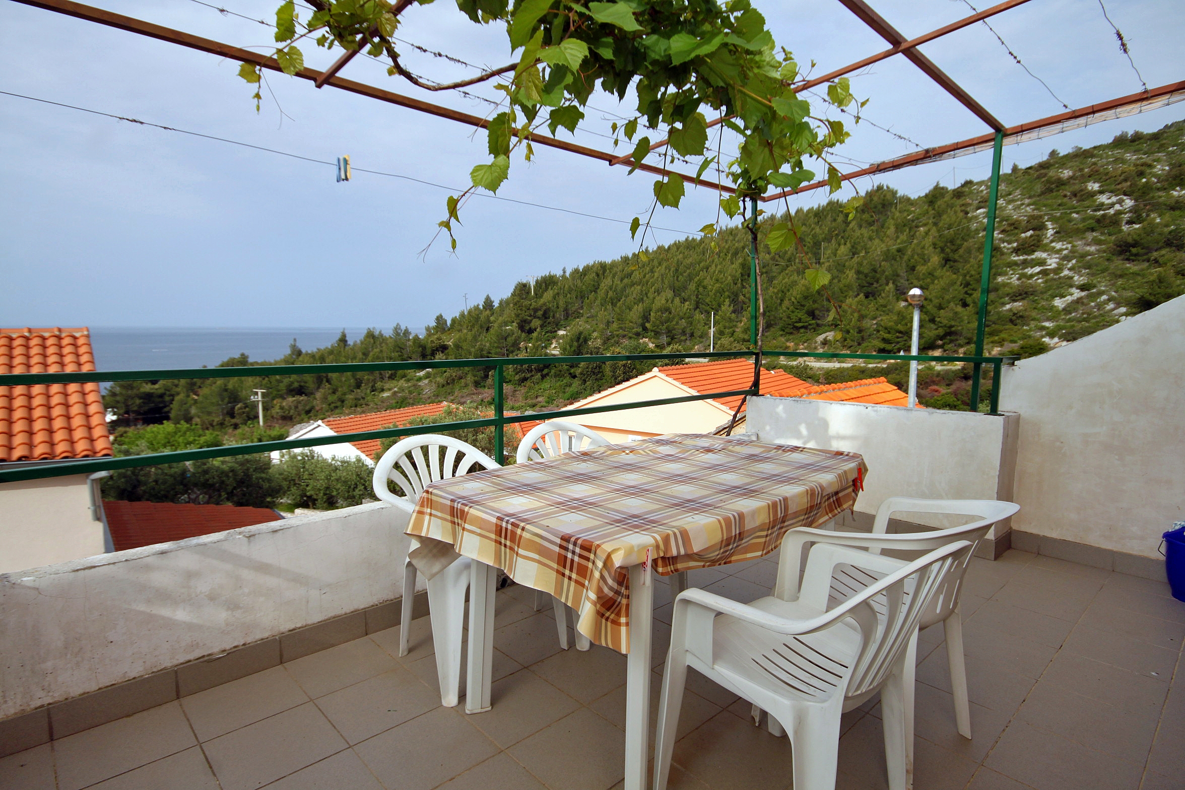 One bedroom apartment with terrace and sea view Ivan Dolac, Hvar  A-a