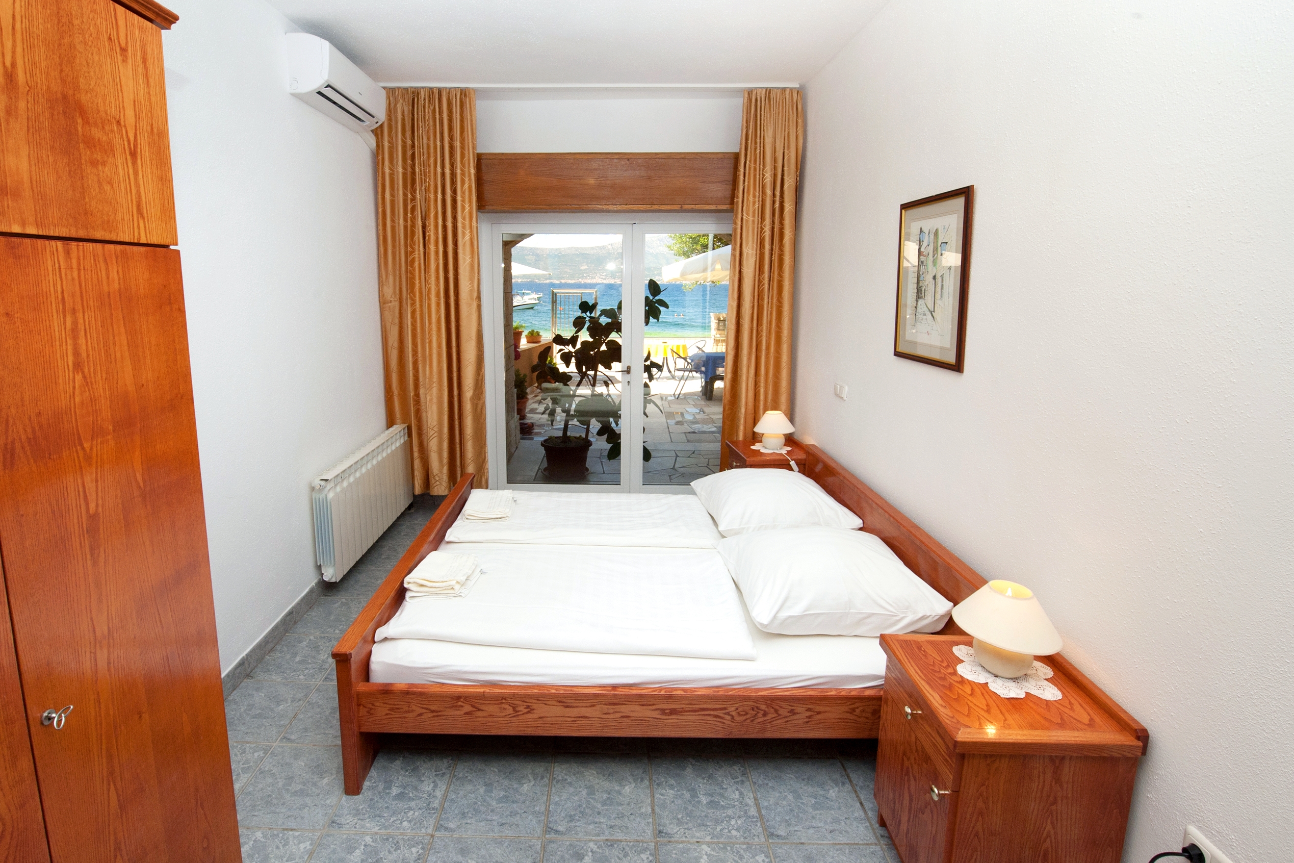 Studio flat near beach Slatine, Čiovo (AS-10435-a)