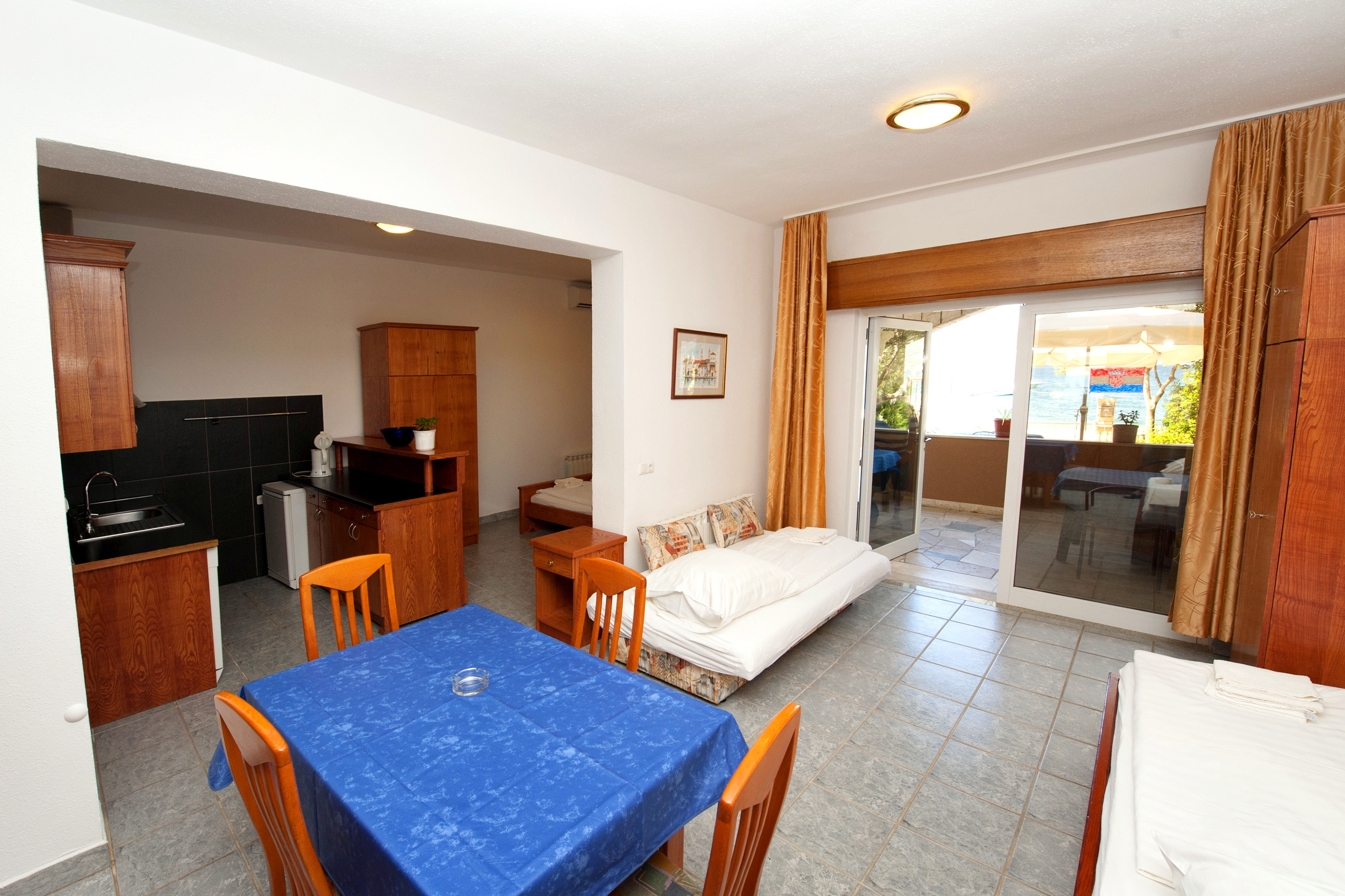 Studio flat near beach Slatine, Čiovo (AS-10435-a)