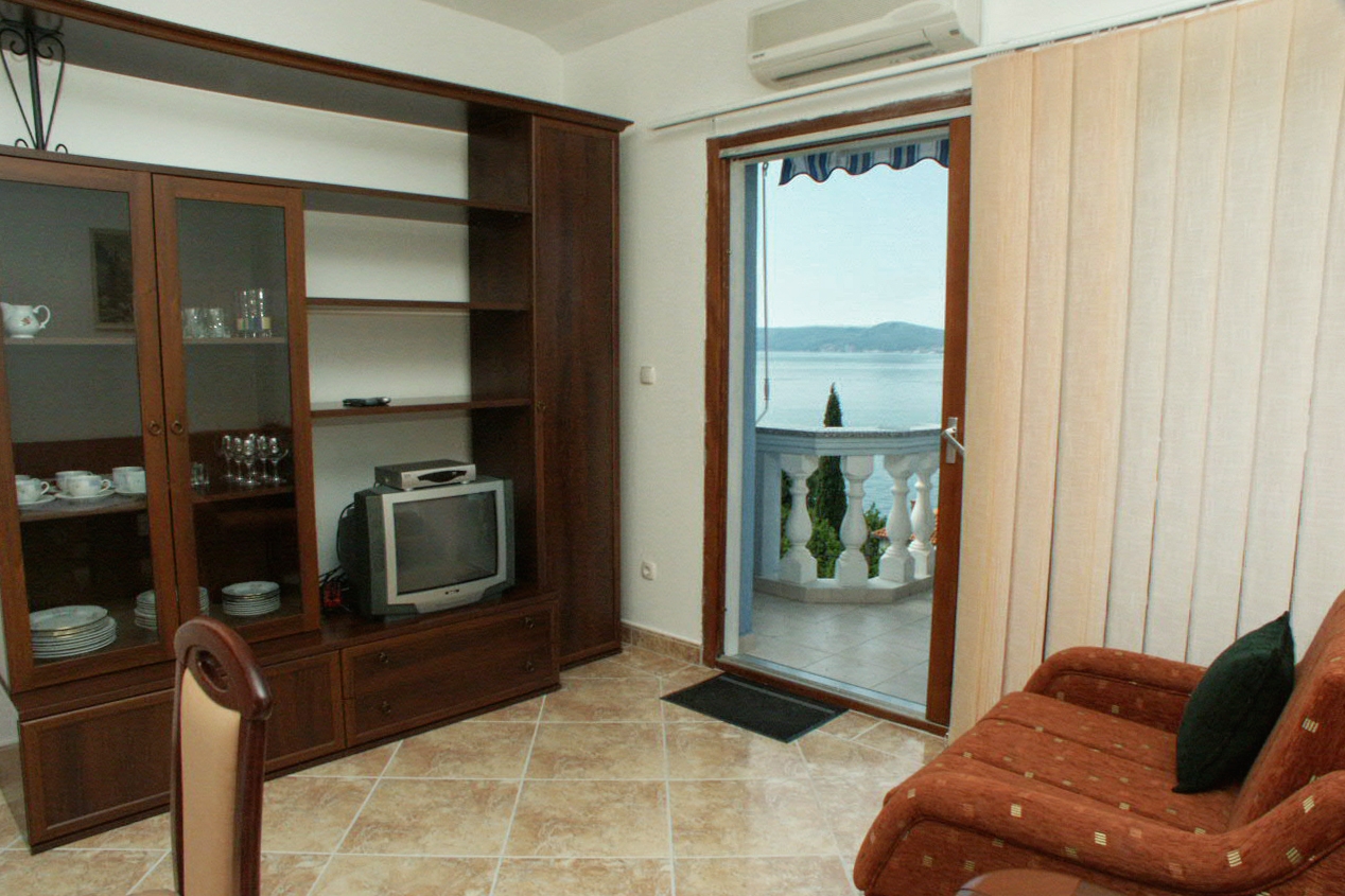 One bedroom apartment with terrace and sea view Crikvenica (A-10437-a) One bedroom apartment with terrace and sea view Crikvenica (A-10437-a)
