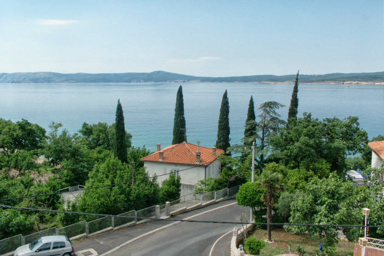 One bedroom apartment with terrace and sea view Crikvenica  A-a