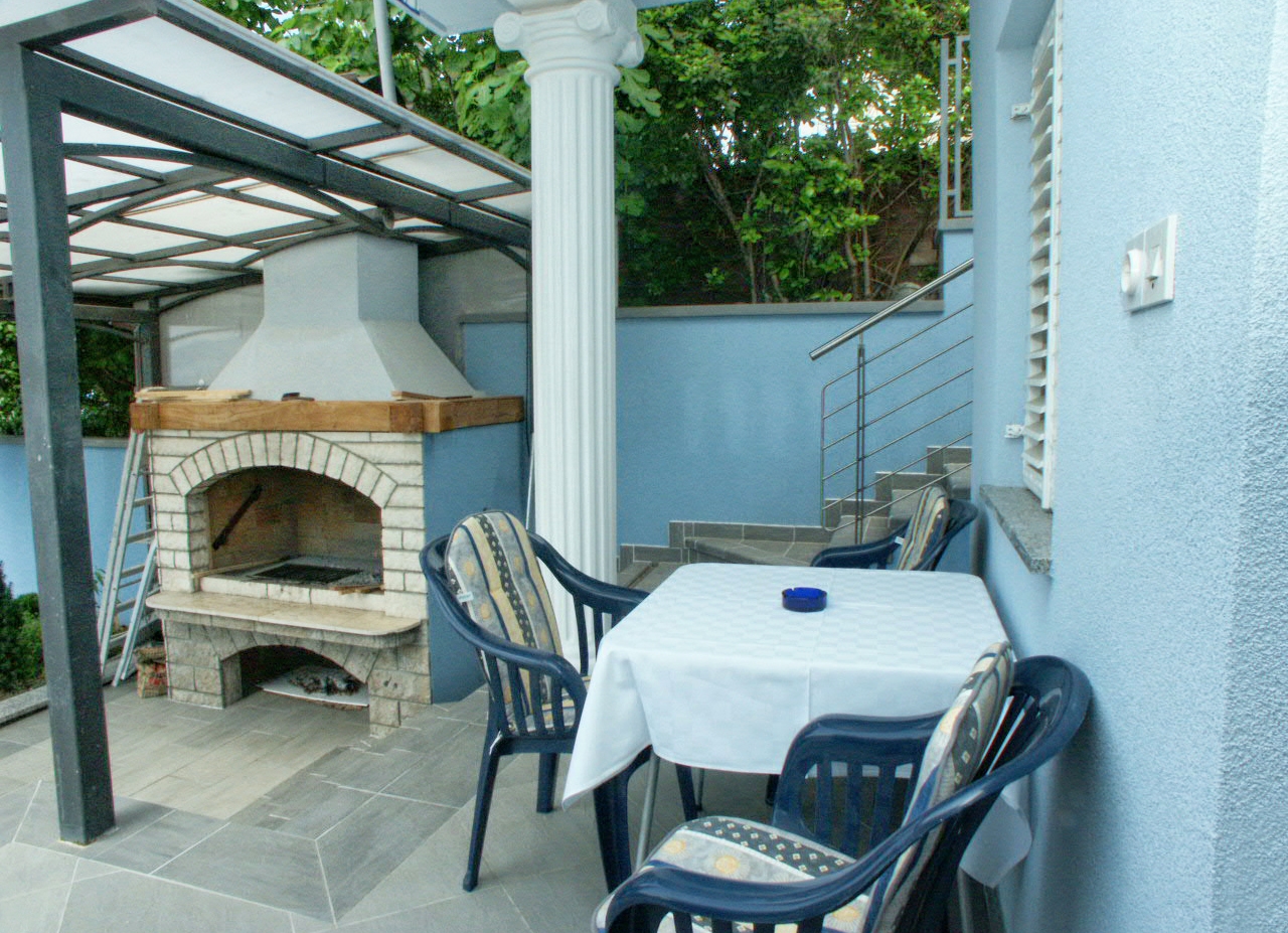 Studio flat with terrace and sea view Crikvenica (AS-10437-a)