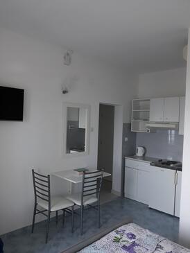 Medići, Jídelna v ubytování typu studio-apartment, WiFi.