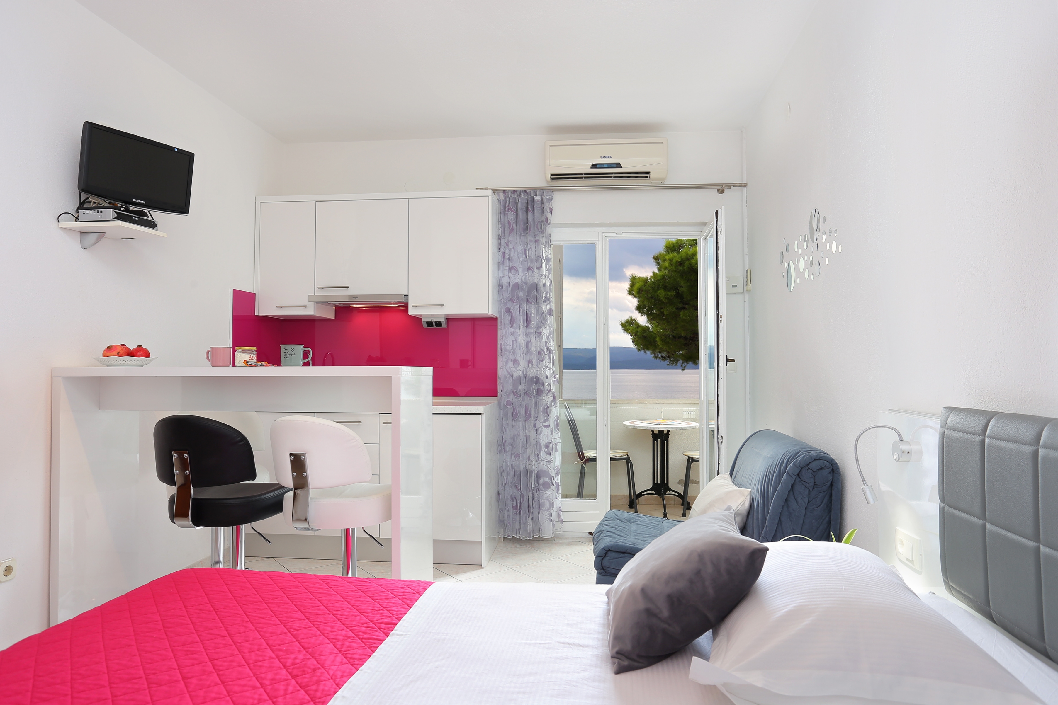 Studio flat near beach Medići, Omiš (AS-1047-b) Studio flat near beach Medići, Omiš (AS-1047-b)