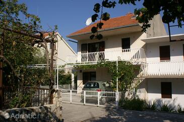 Seget Vranjica, Trogir, Szálláshely 1050 - Apartmanok a tenger közelében kavicsos stranddal.