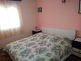 Ložnice 1 Seget Vranjica, Ložnice 1 v ubytování typu apartment, domácí mazlíčci povoleni a WiFi.