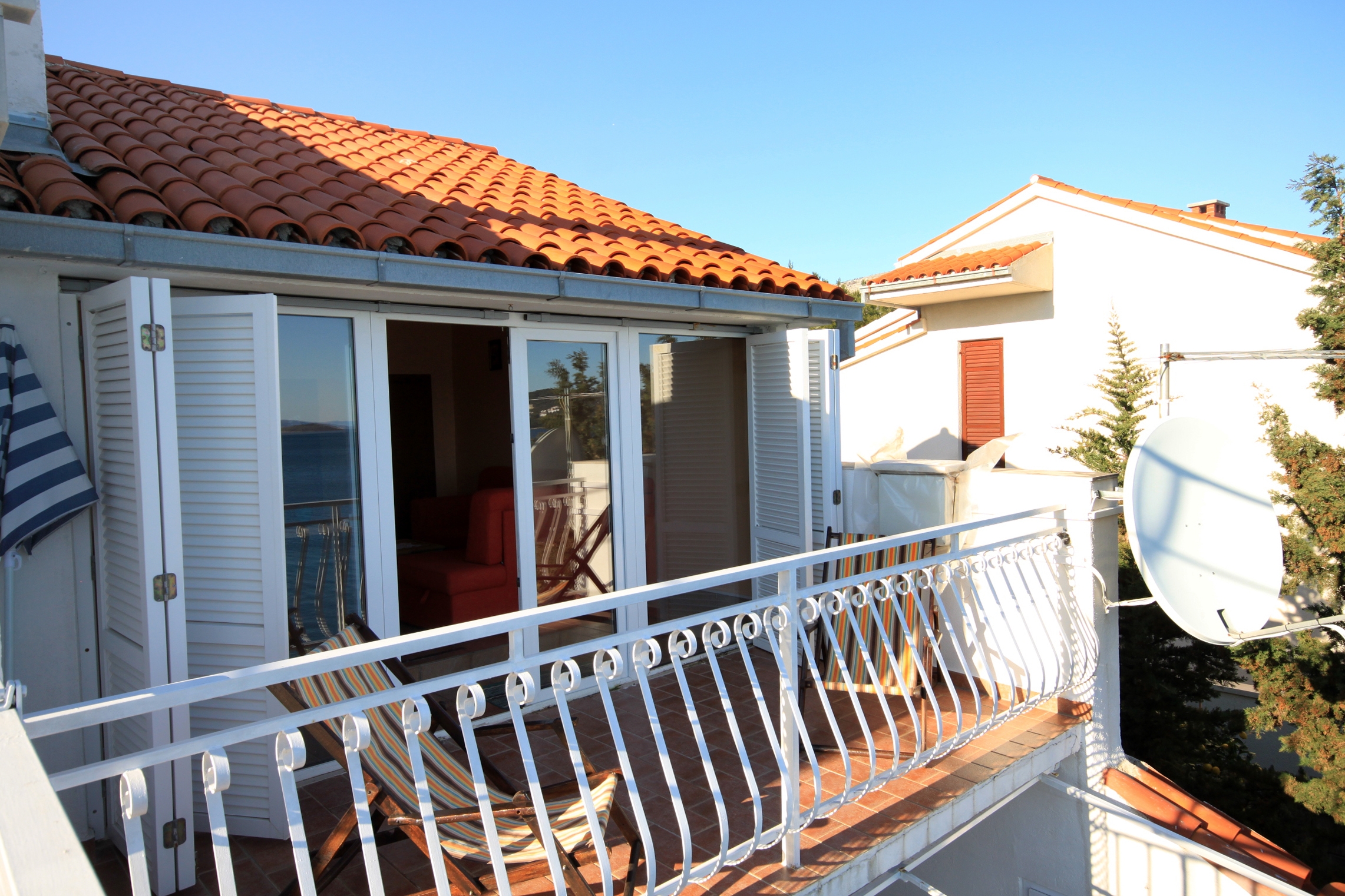 Two bedroom apartment near beach Seget Vranjica, Trogir  A-d