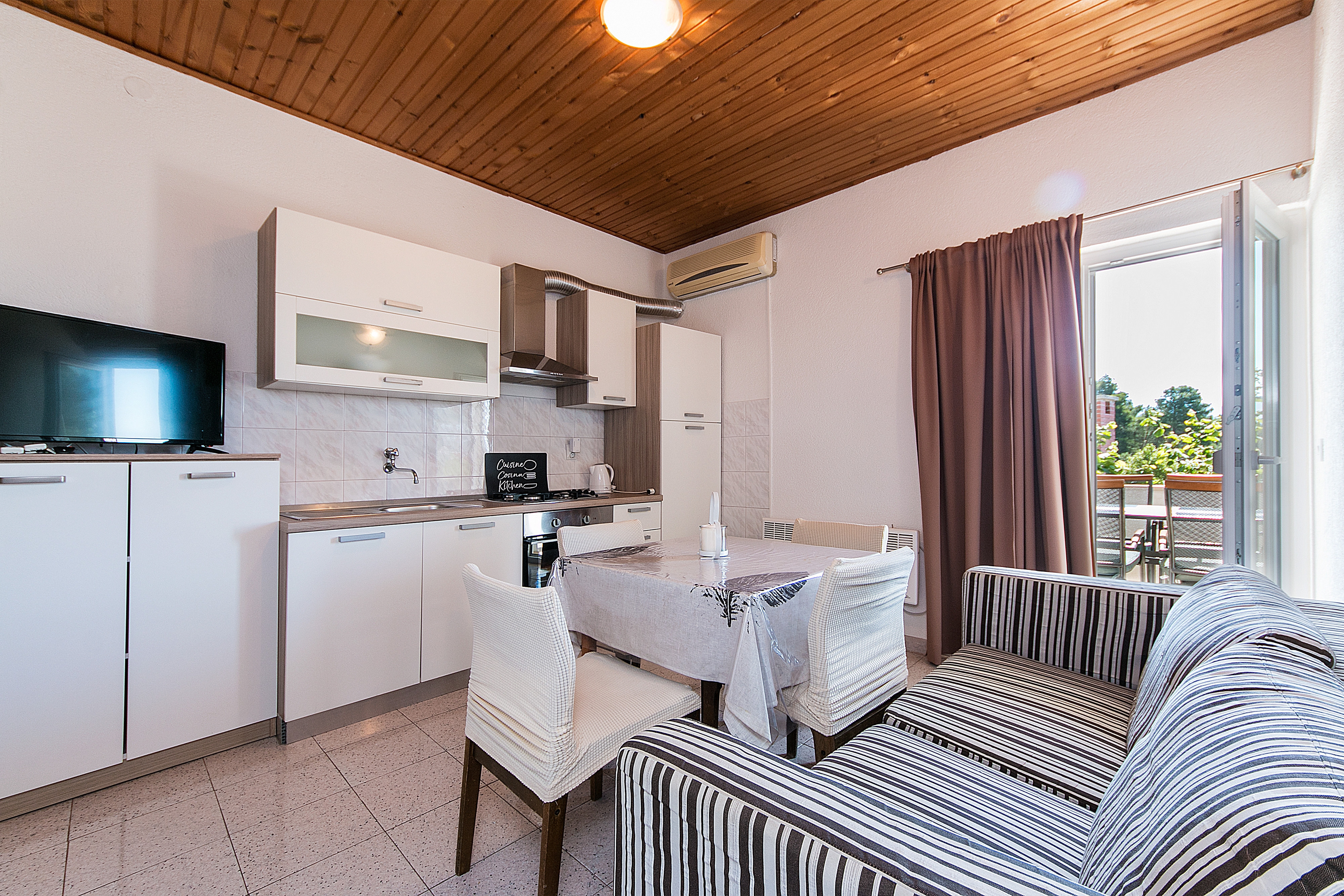 Two bedroom apartment with terrace and sea view Živogošće - Blato (Makarska) (A-1057-d) Two bedroom apartment with terrace and sea view Živogošće - Blato (Makarska) (A-1057-d)