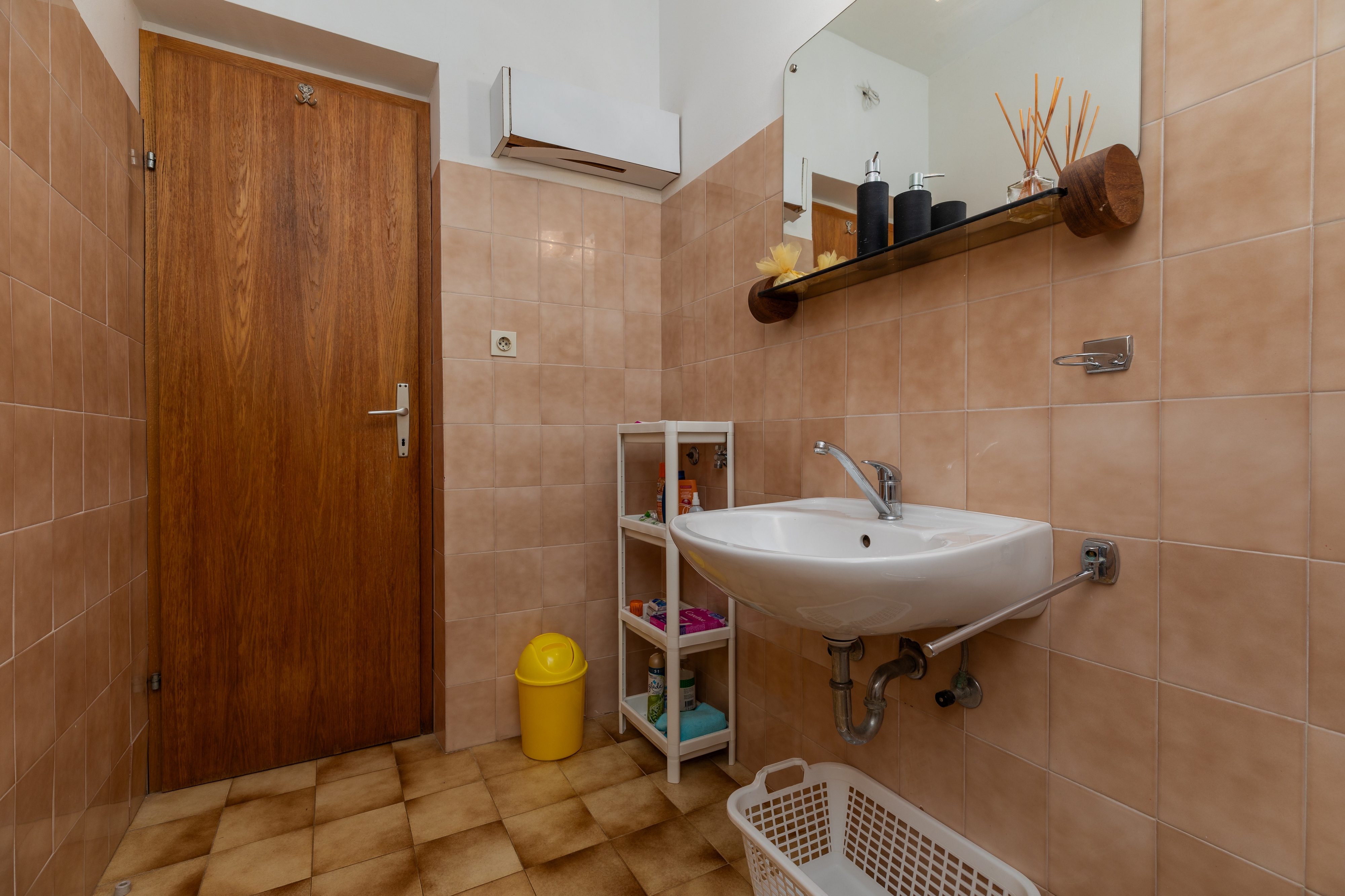 One bedroom apartment with terrace and sea view Balića Rat, Omiš  A-b