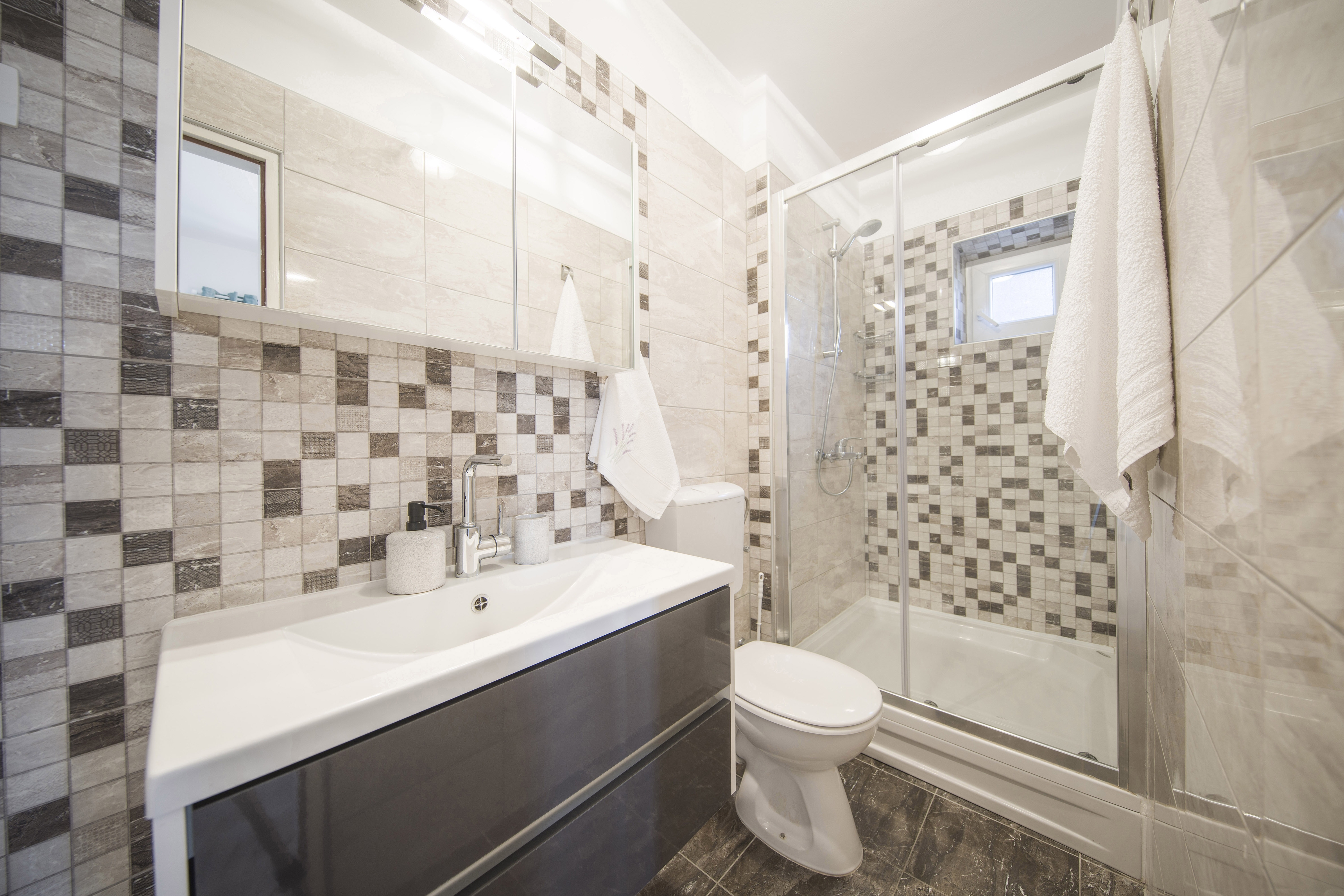 Four bedroom apartment near beach Pisak, Omiš  A-a