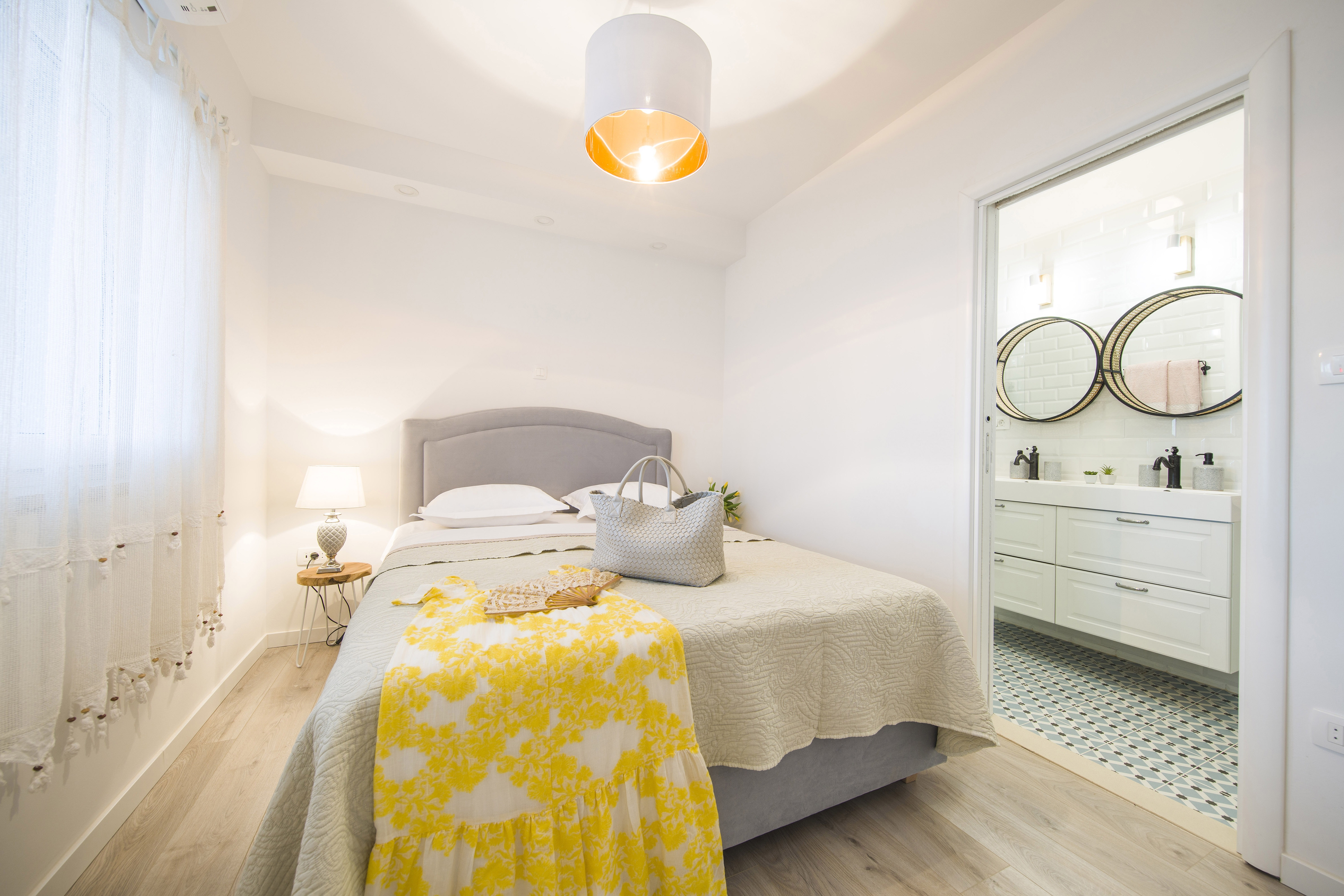 Four bedroom apartment near beach Pisak, Omiš  A-a