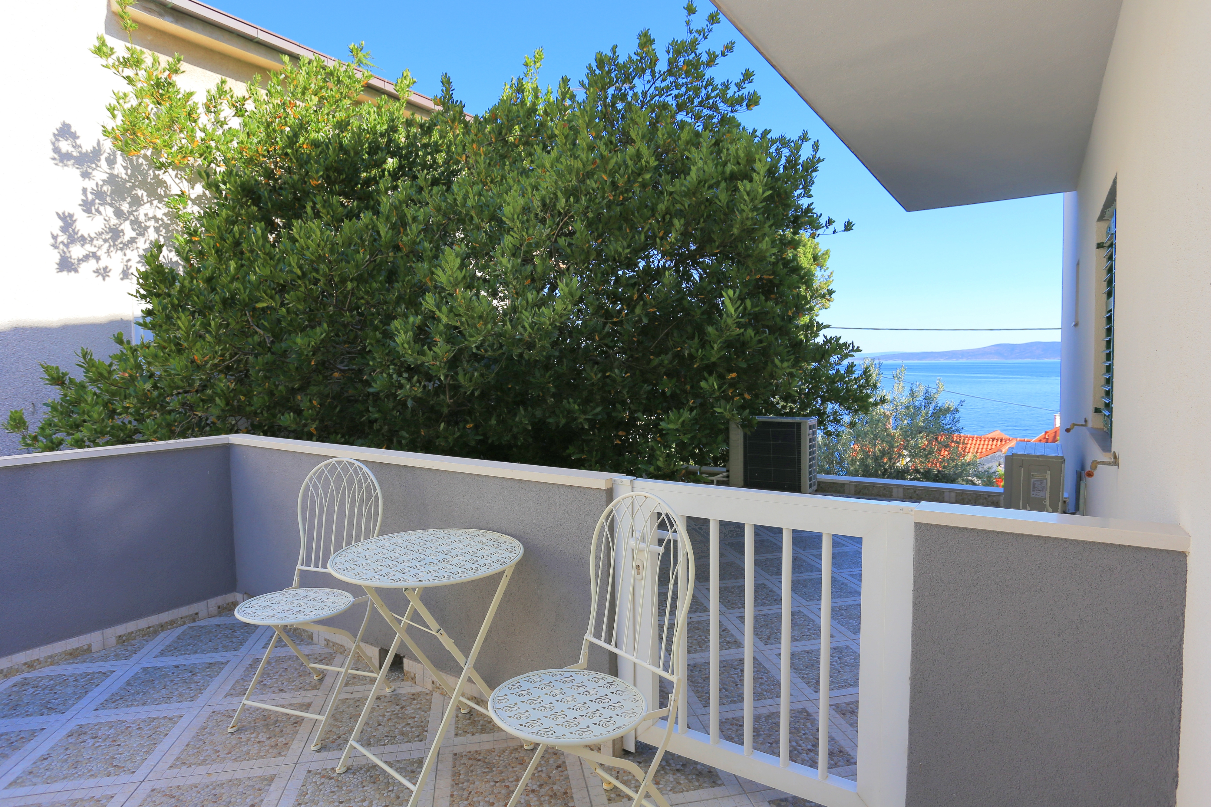 Four bedroom apartment near beach Pisak, Omiš  A-a