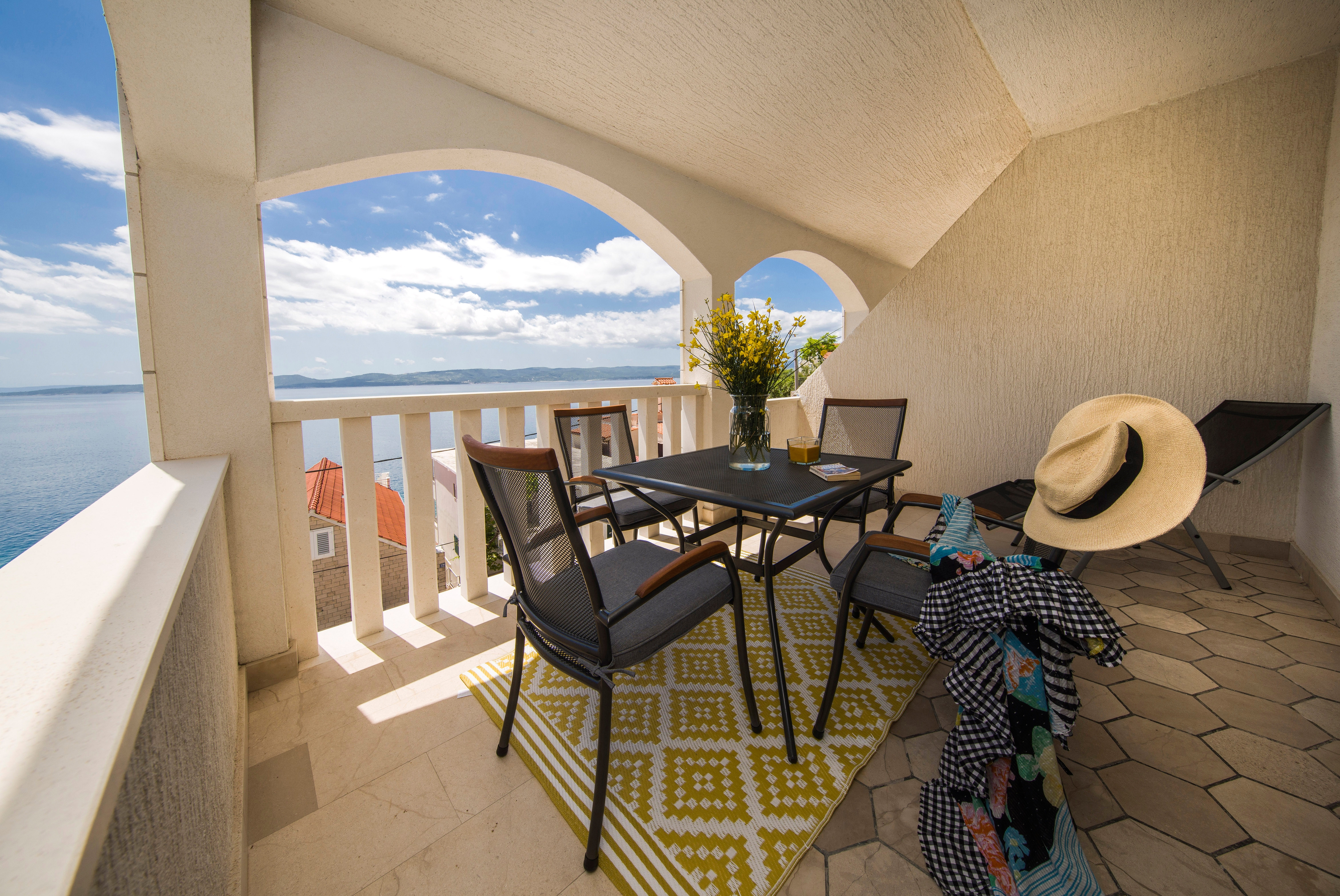 One bedroom apartment near beach Pisak, Omiš  A-b
