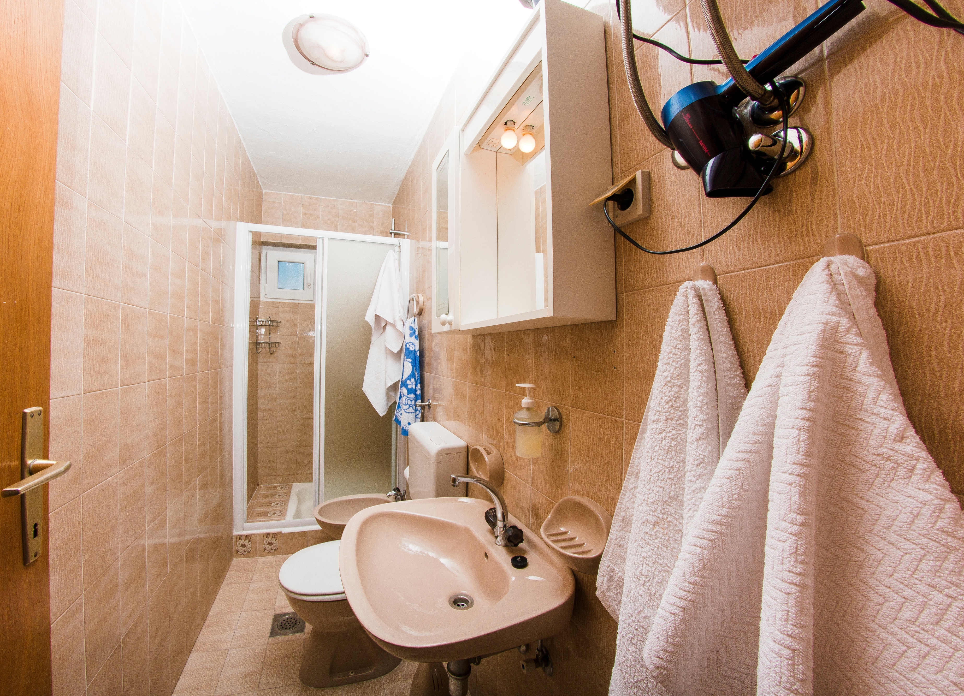 One bedroom apartment near beach Pisak, Omiš  A-c
