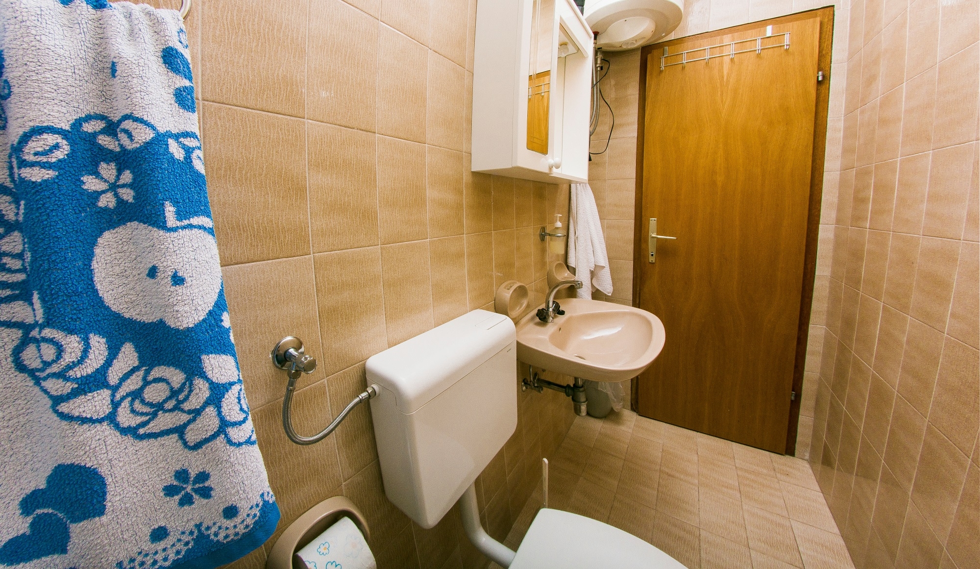 One bedroom apartment near beach Pisak, Omiš  A-c